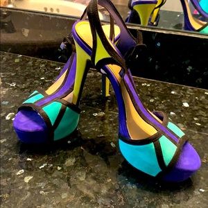 Beautiful mosaic Gianni Bini Heels!